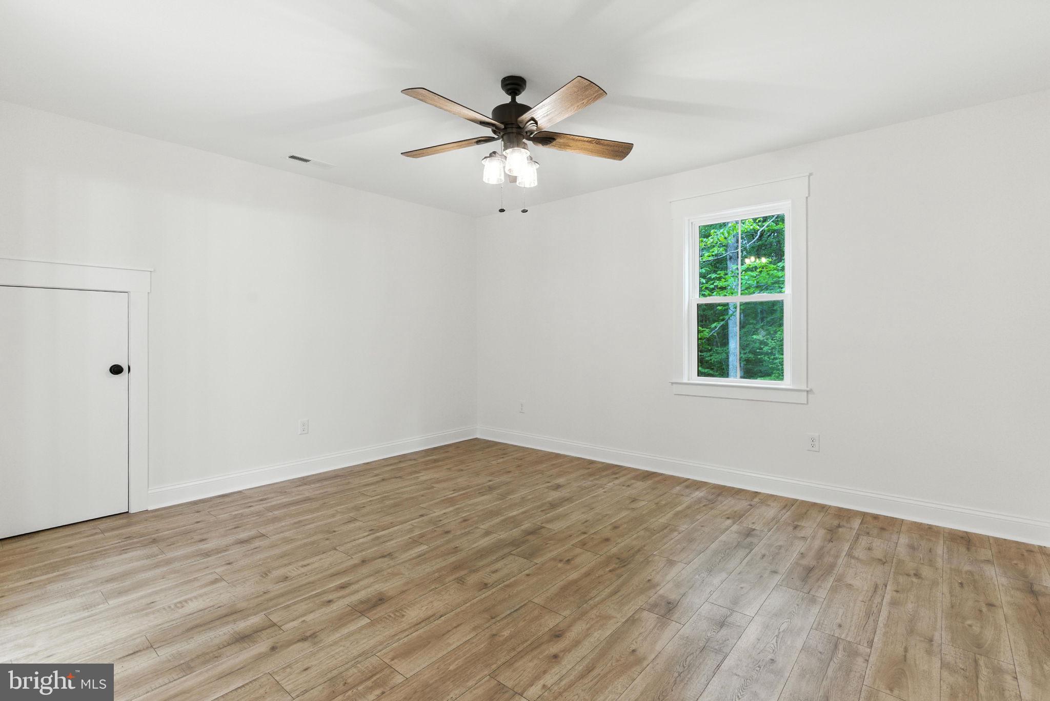 FRESHWATER ESTATES - Residential