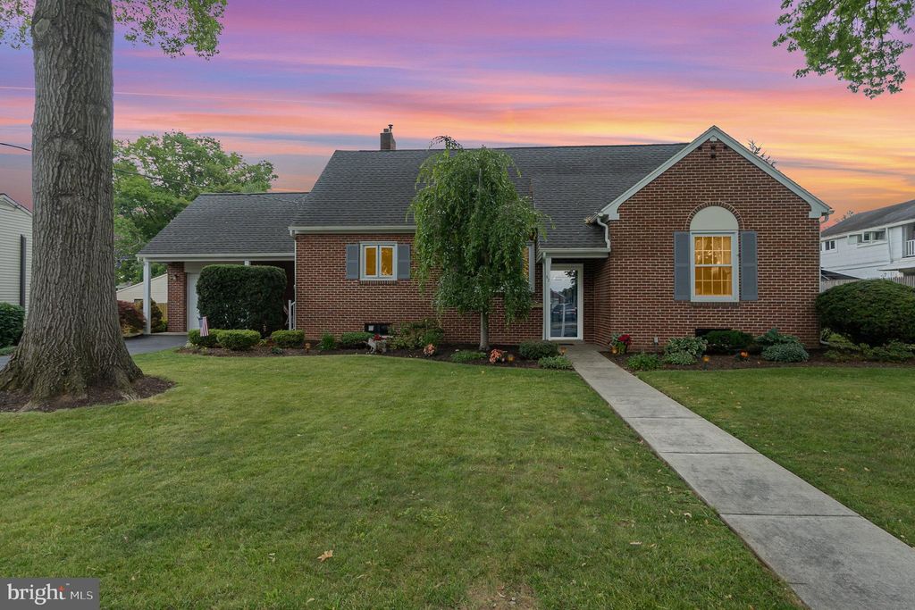 Photo of 521 5TH AVE, DENVER, PA 17517 (MLS # PALA2036660)