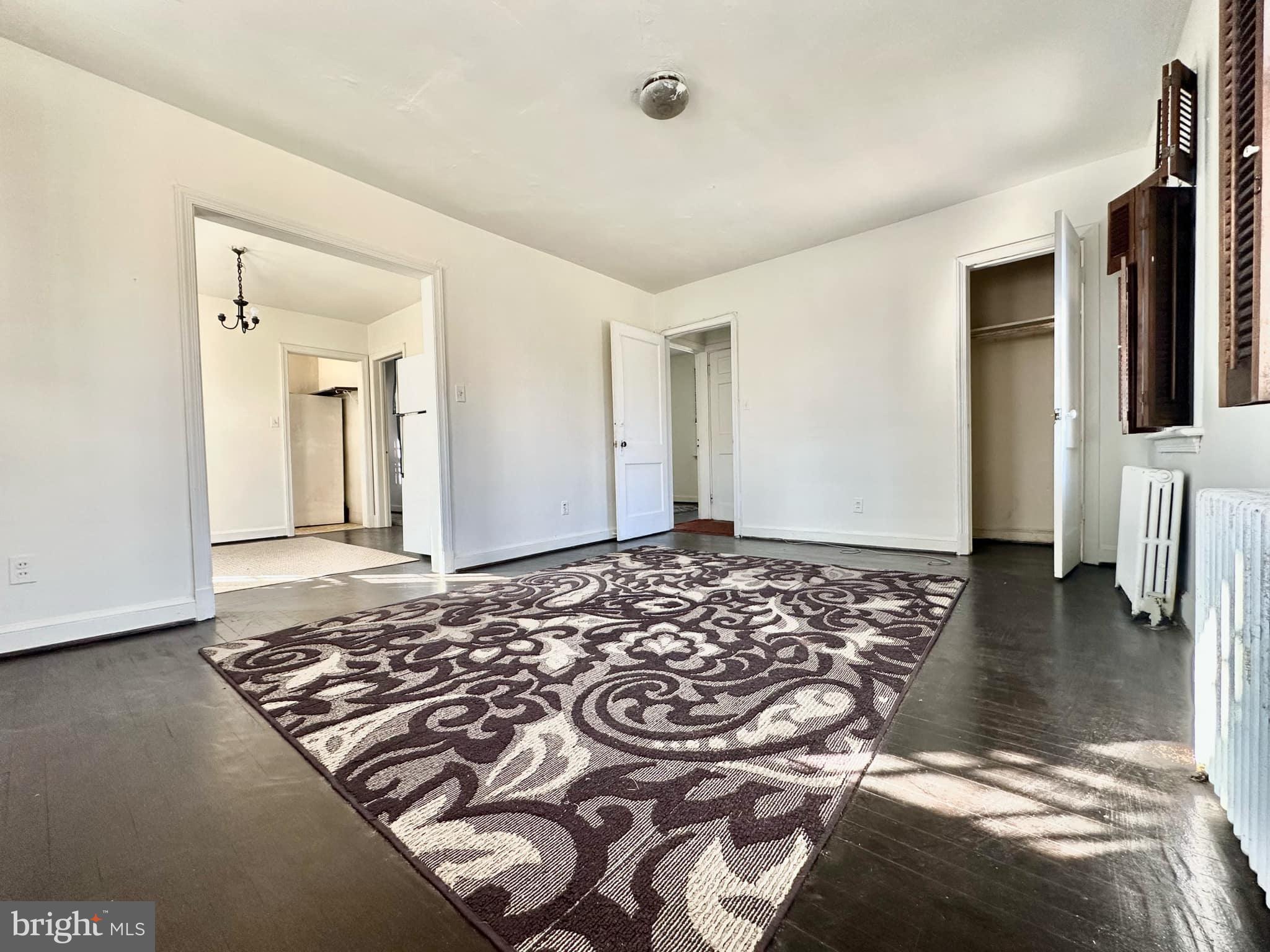 Ready for move in!
A unit in a vintage multifamily home with 4 bedroom, 2 full baths, your own separate entrance, and 4 designated parking lot spaces. Hardwood flooring on 2 levels. The main and top levels have 2 spacious bedrooms and 1 full bath each. Washer/dryer is just beside the staircase ready for use. It's situated in a corner of a quiet street where you can experience city living with the convenience of being walking distance to everything in Clarendon (just one block to the Metro). Walk to Whole Foods, Don Titos, and more restaurants on Wilson and Clarendon Blvd.