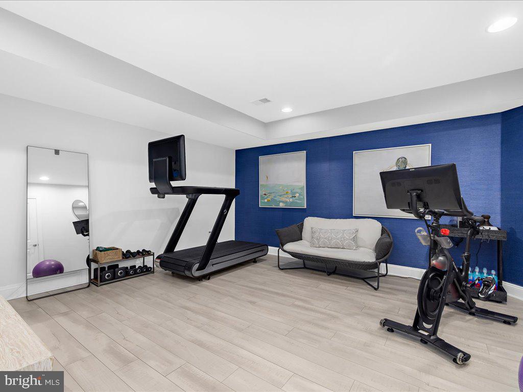 NARROWS POINTE - Residential