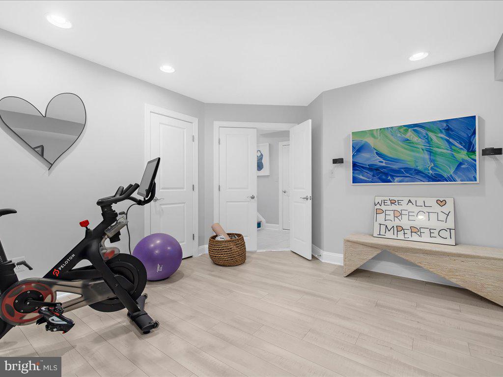 NARROWS POINTE - Residential