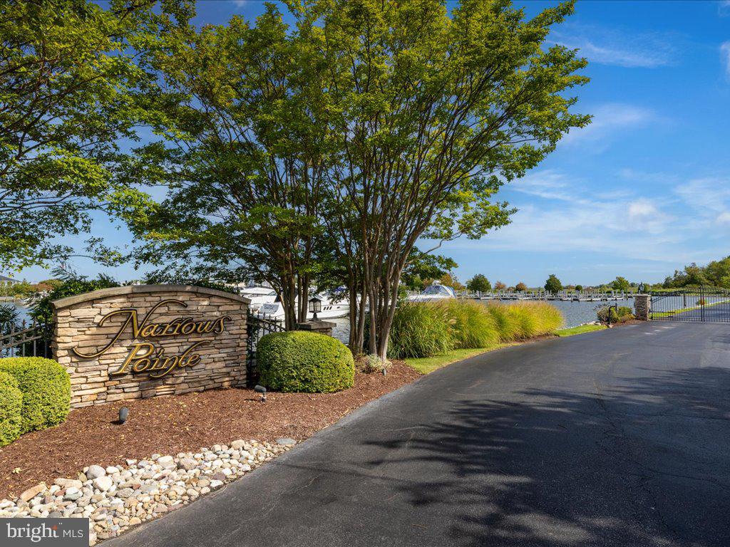 NARROWS POINTE - Residential