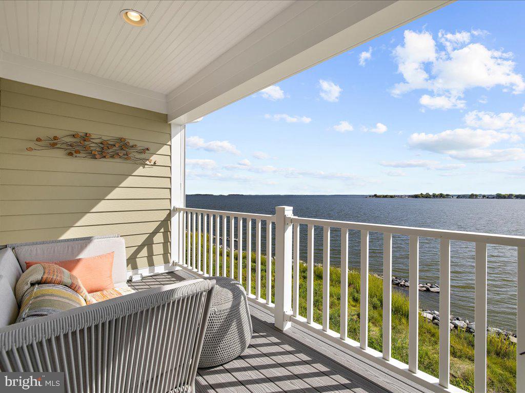 NARROWS POINTE - Residential