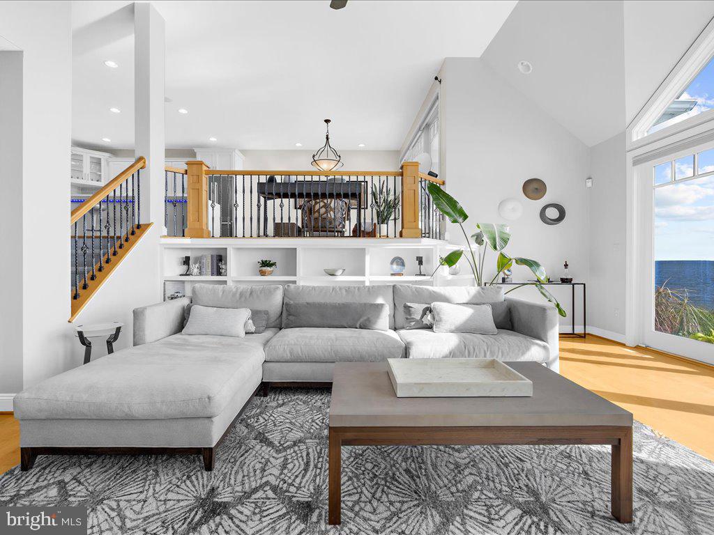 NARROWS POINTE - Residential