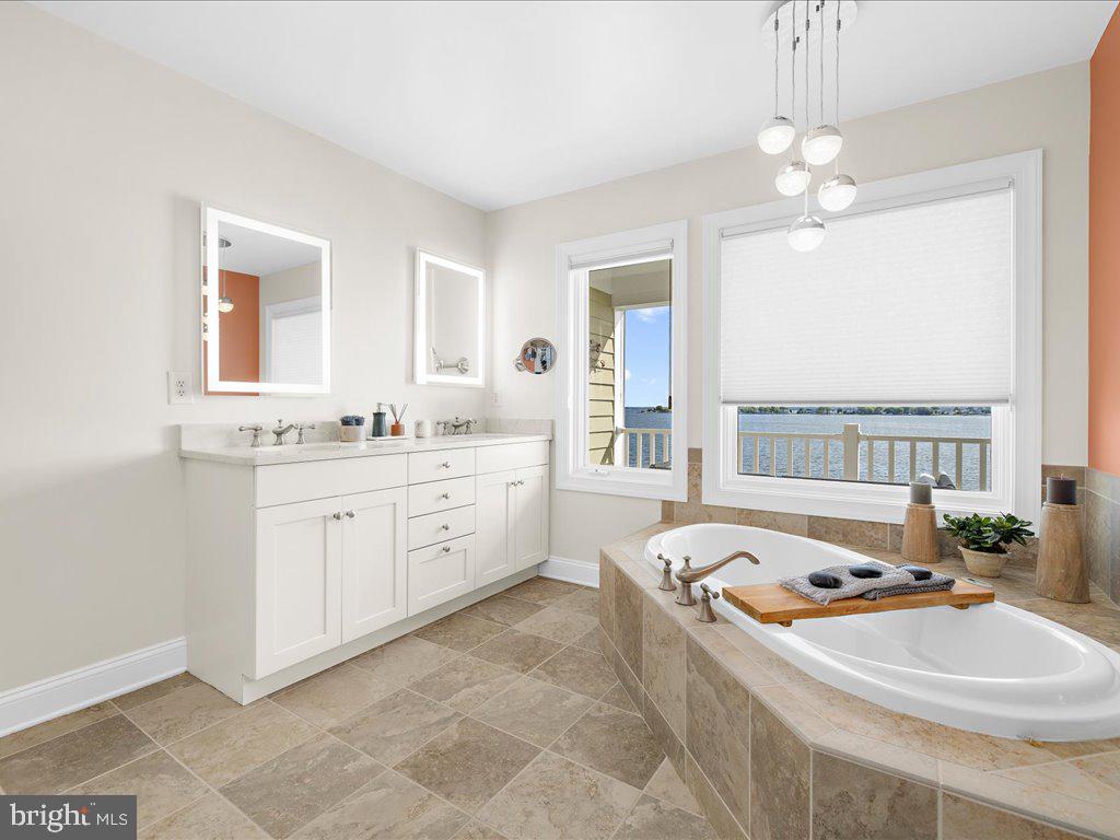 NARROWS POINTE - Residential