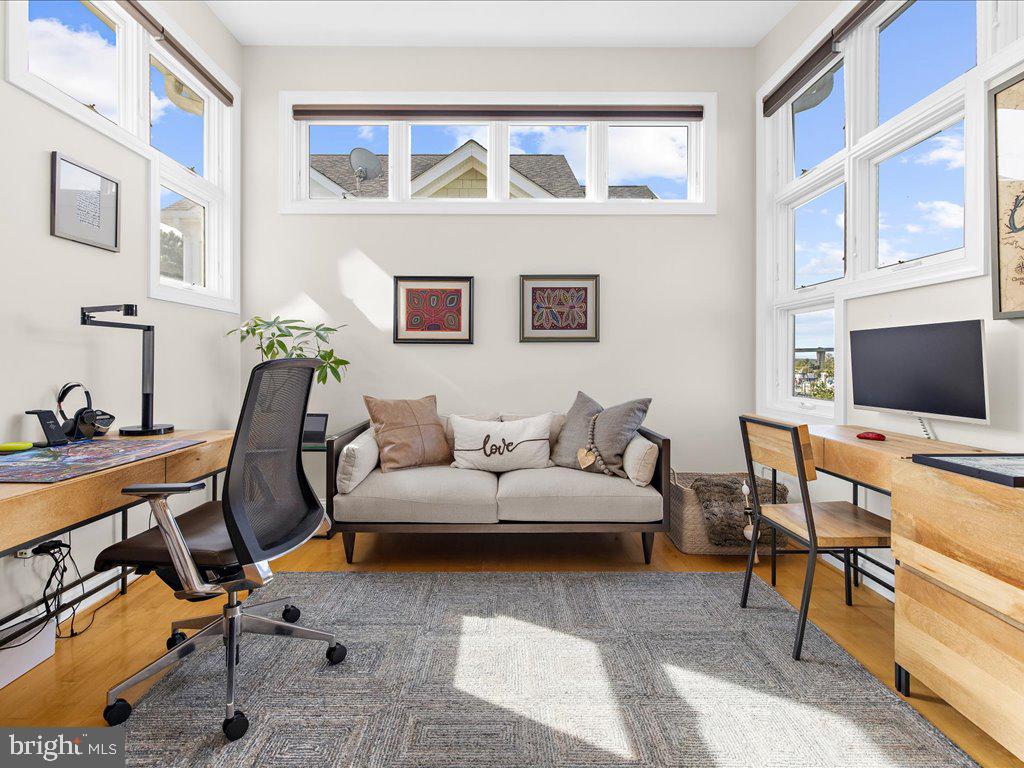 NARROWS POINTE - Residential