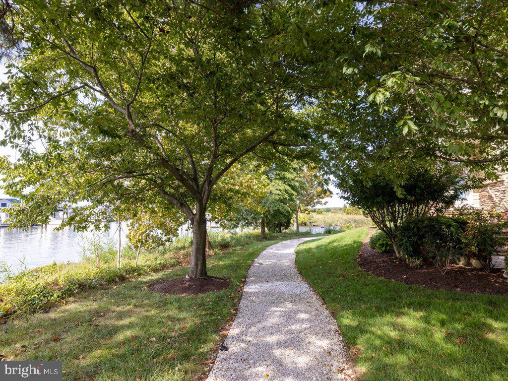 NARROWS POINTE - Residential