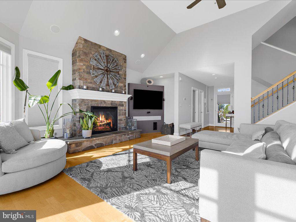 NARROWS POINTE - Residential