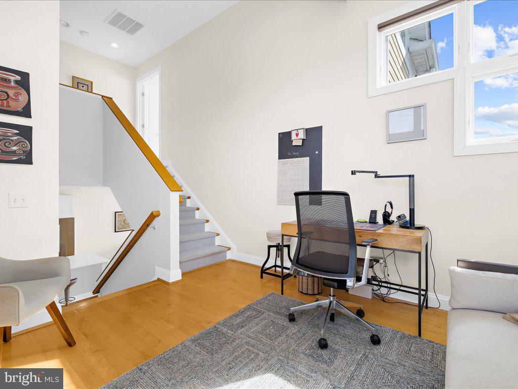 NARROWS POINTE - Residential