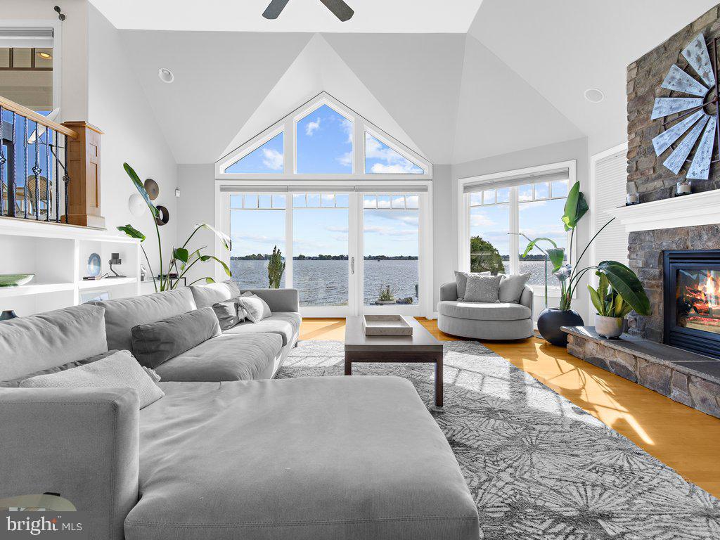 NARROWS POINTE - Residential