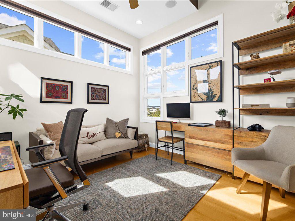 NARROWS POINTE - Residential