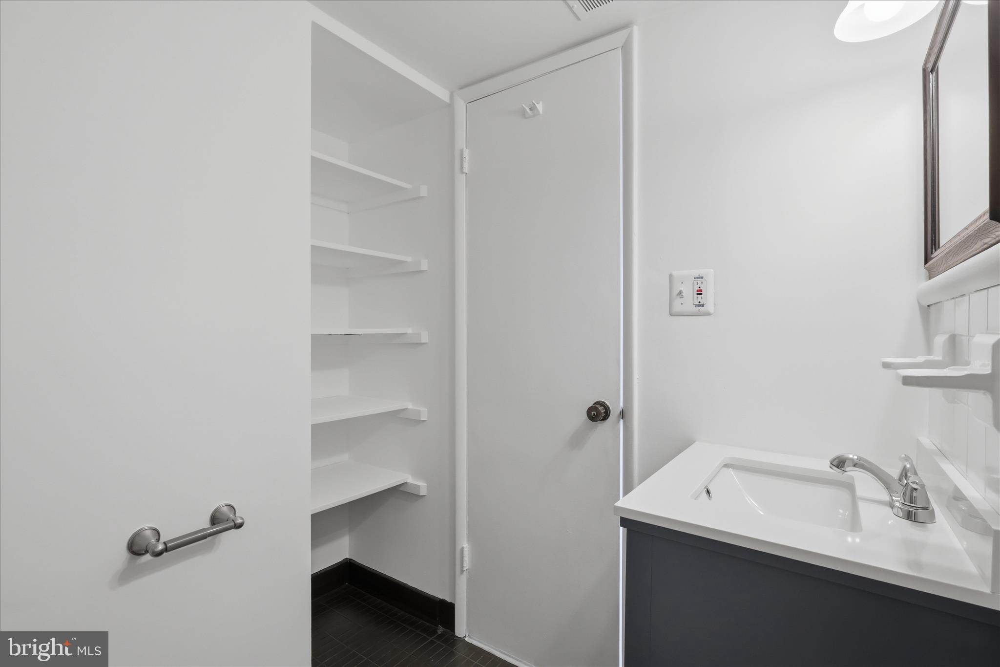 AMERICANA CENTRE - Residential