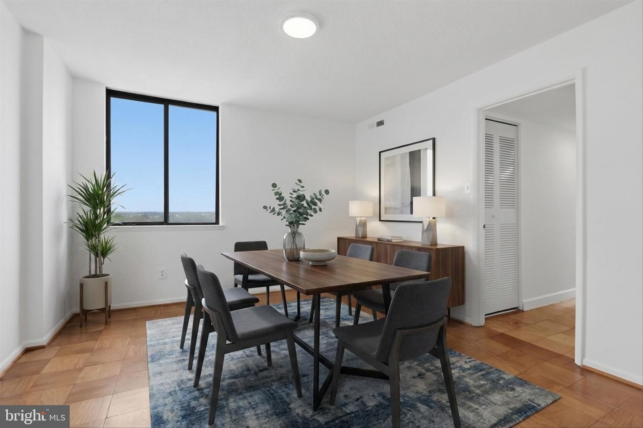 AMERICANA CENTRE - Residential