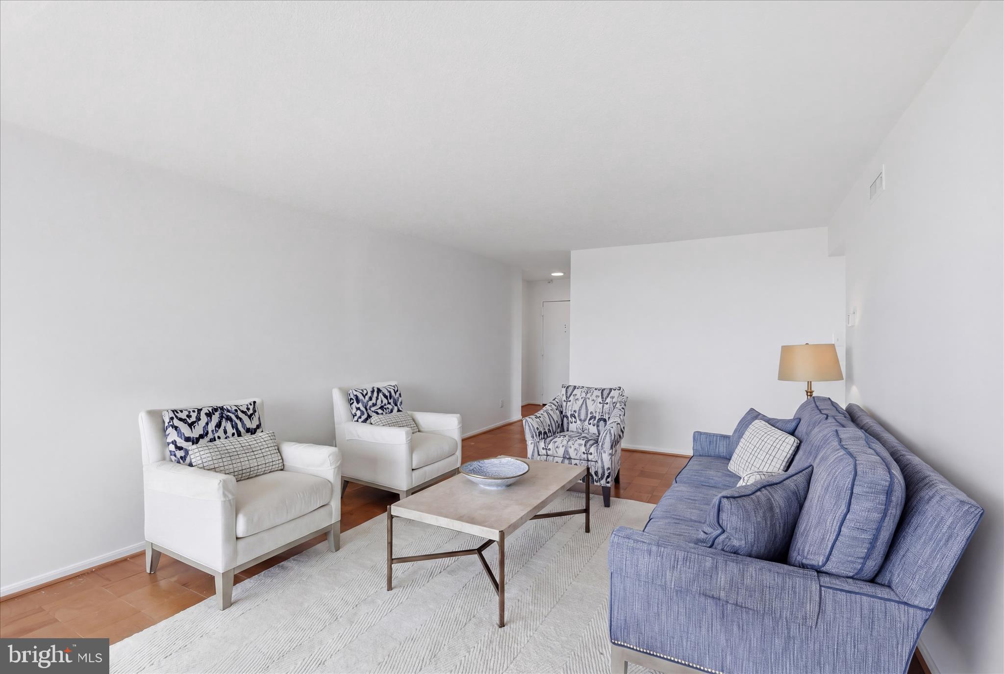 AMERICANA CENTRE - Residential