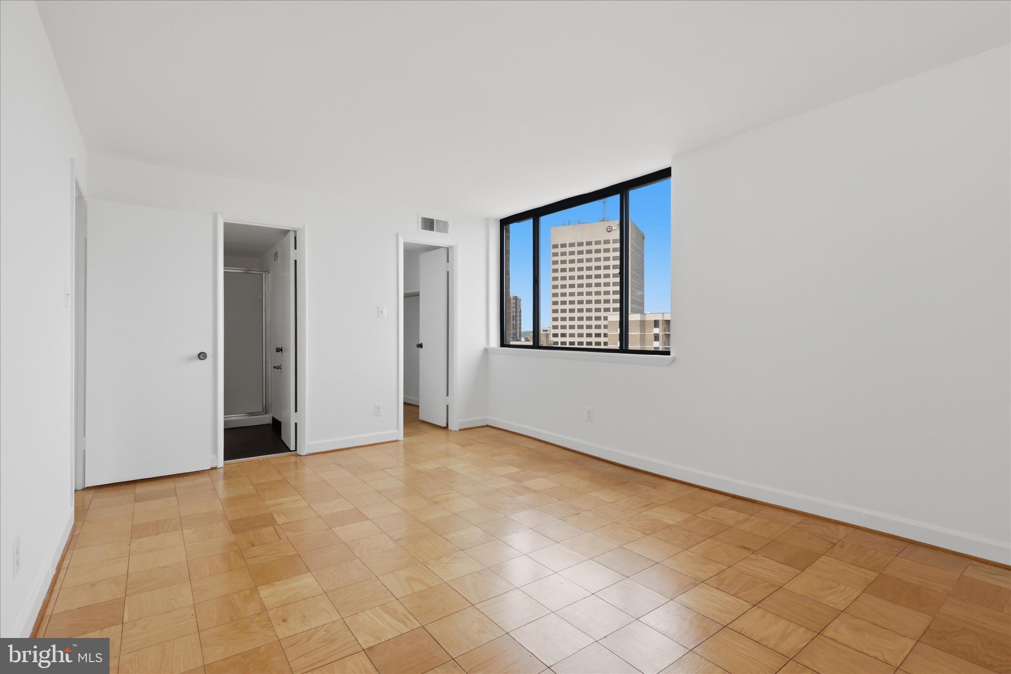 AMERICANA CENTRE - Residential