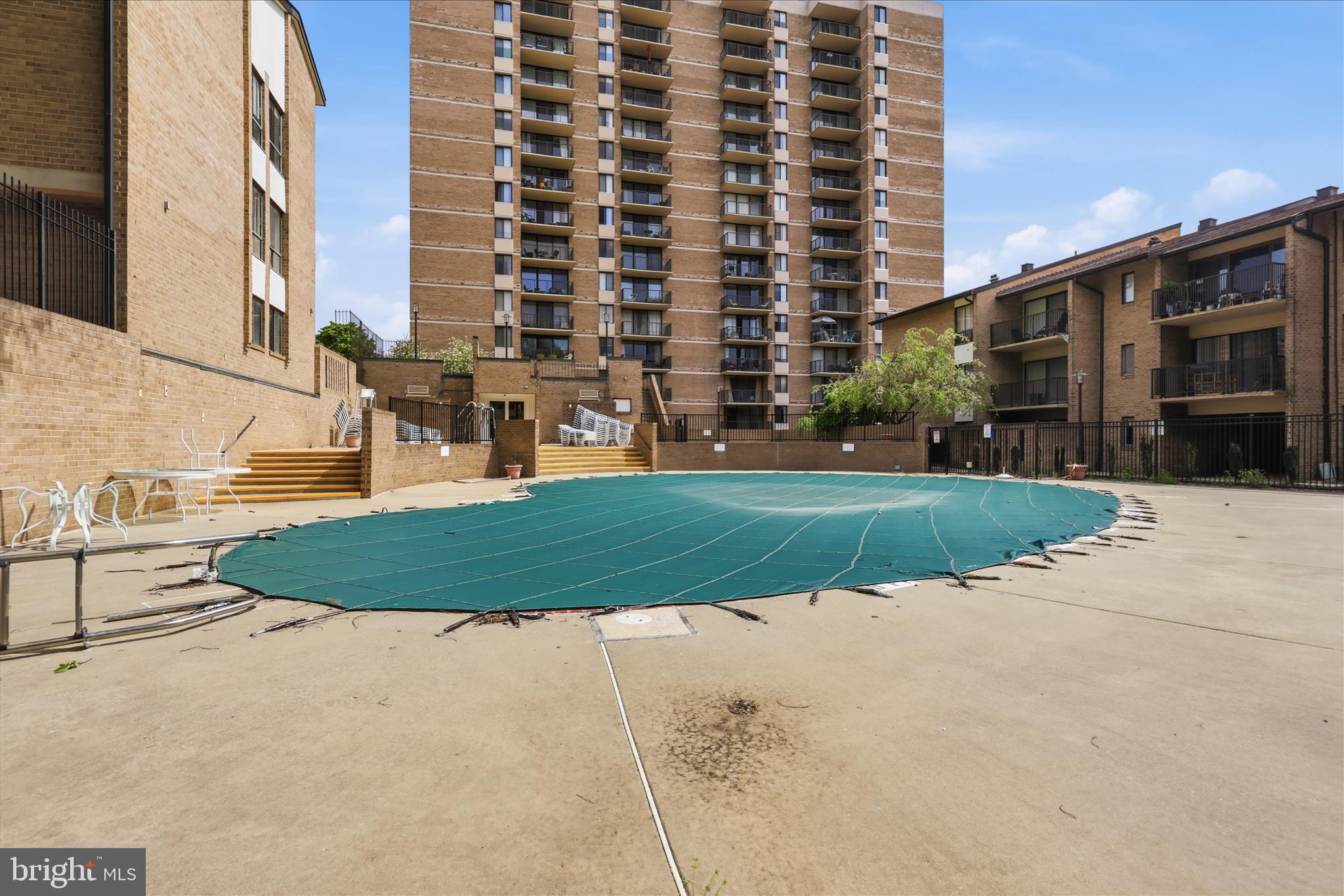 AMERICANA CENTRE - Residential