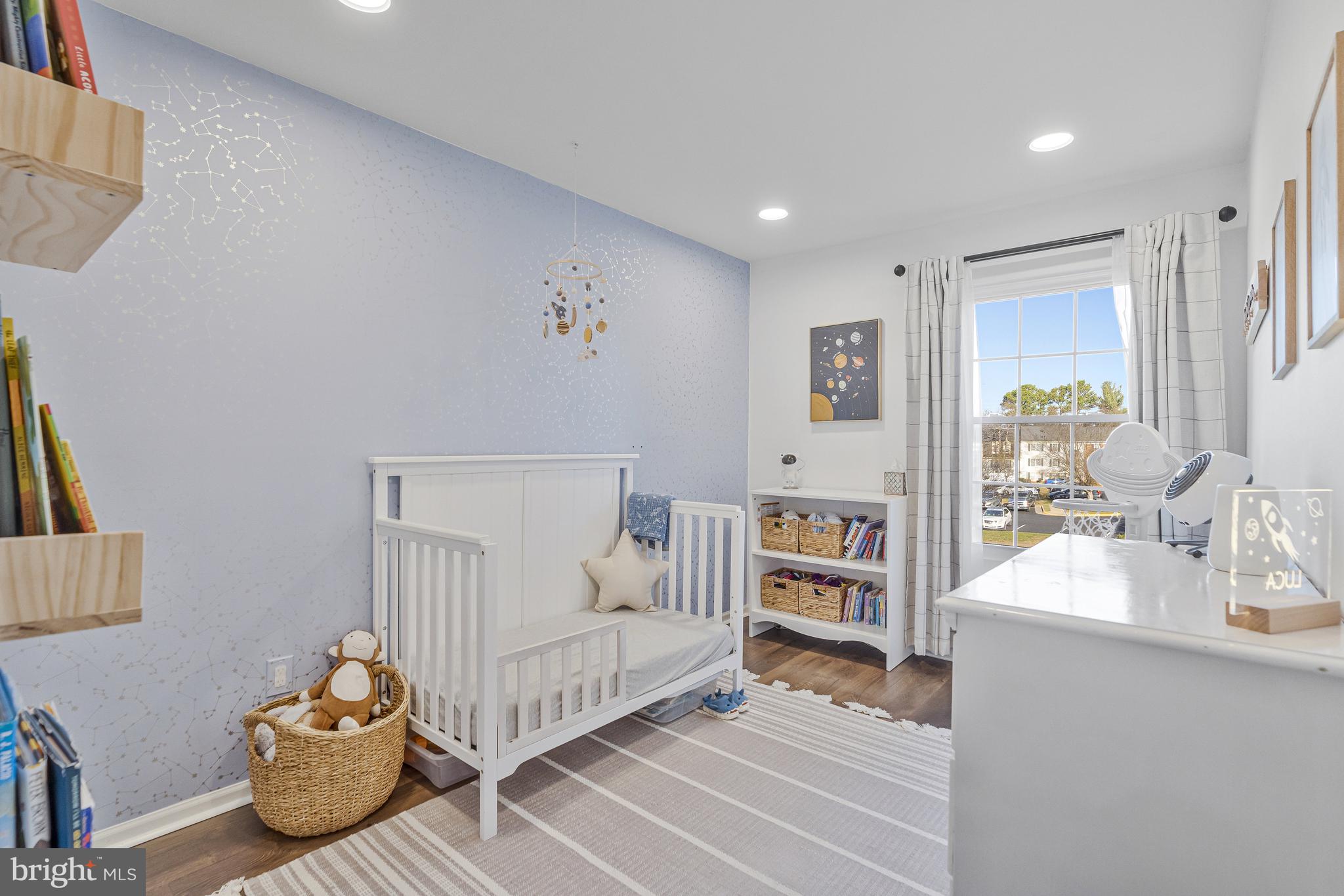 HUNTERS SQUARE - Residential