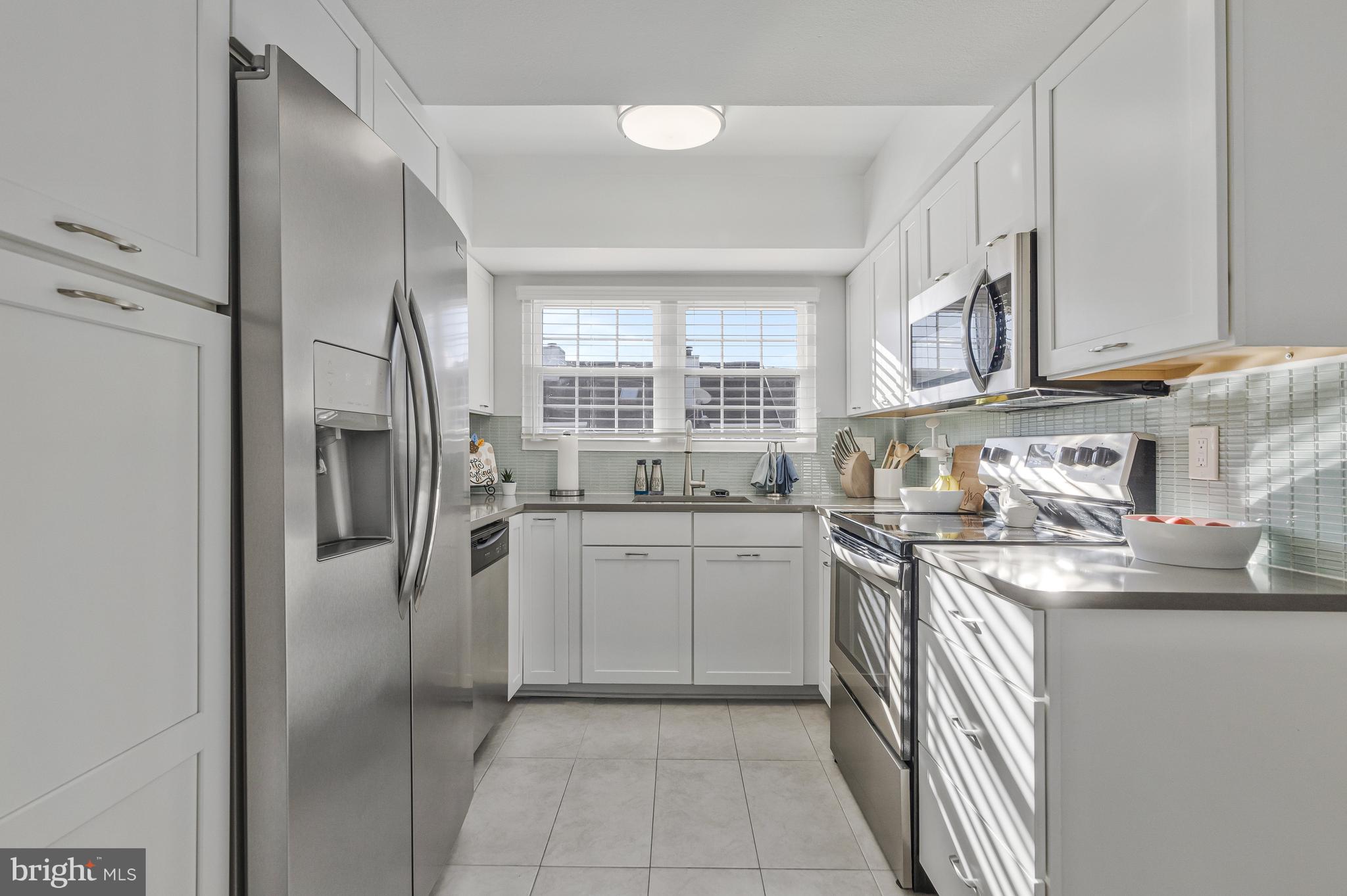 HUNTERS SQUARE - Residential