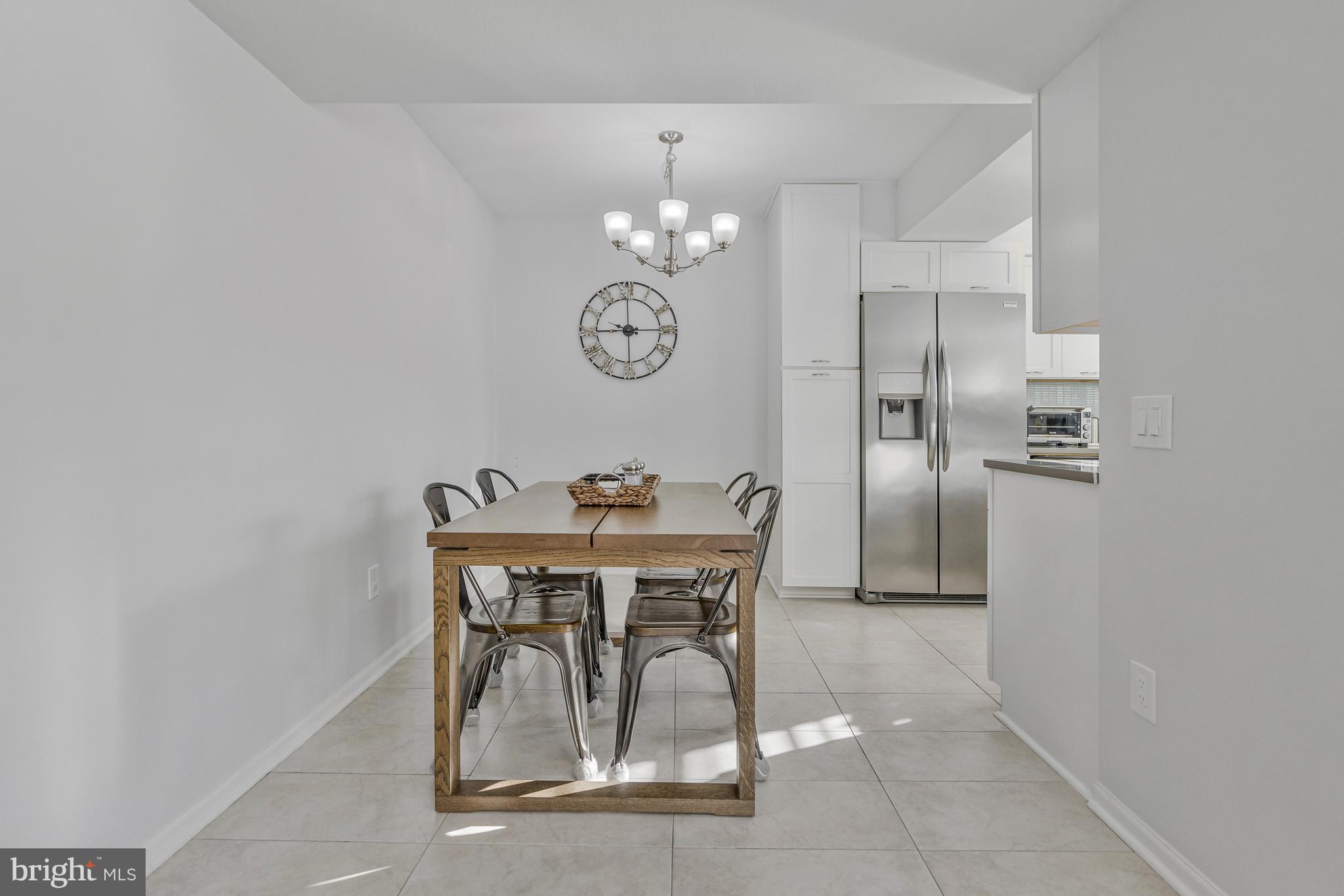 HUNTERS SQUARE - Residential