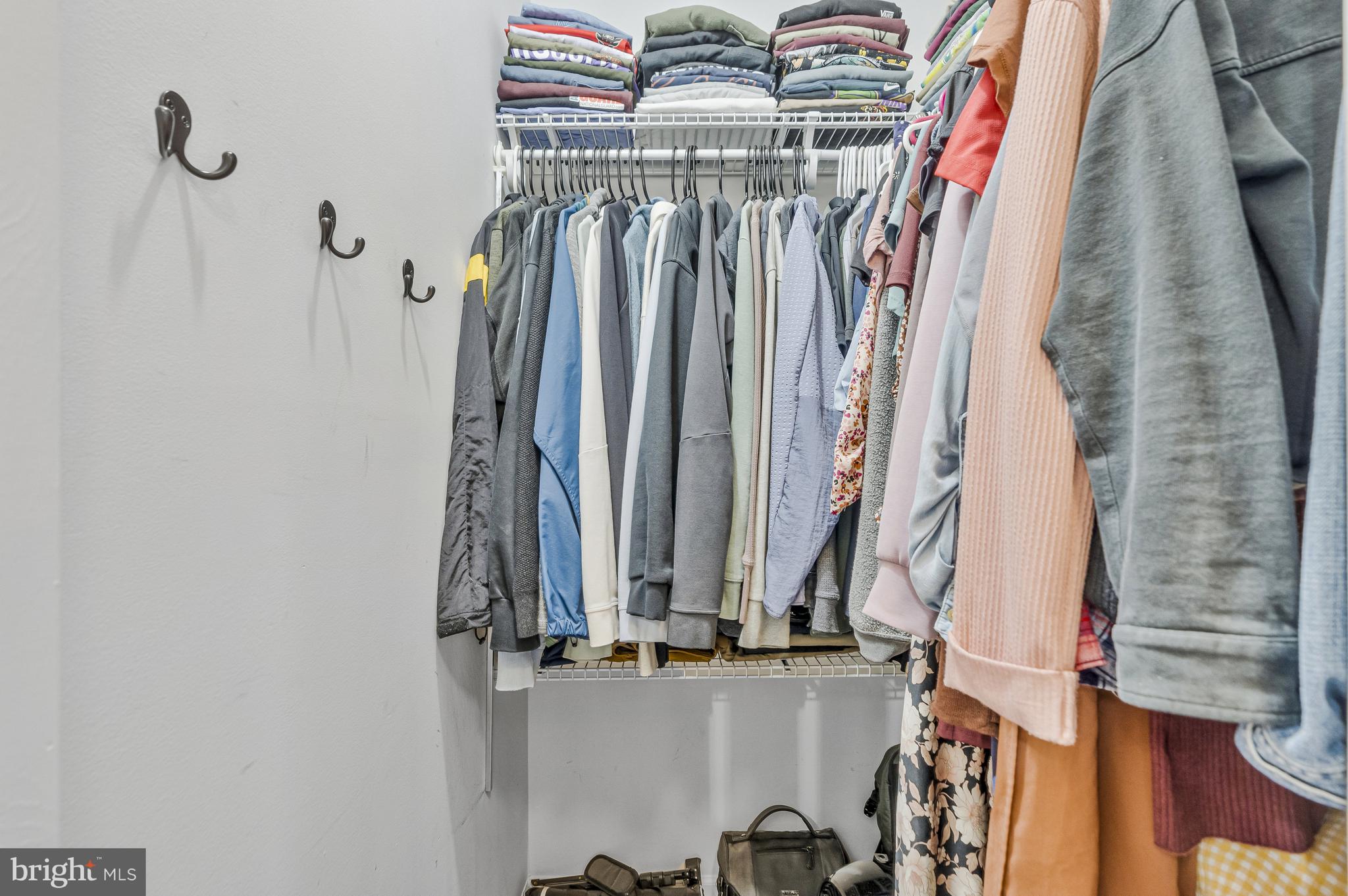 HUNTERS SQUARE - Residential