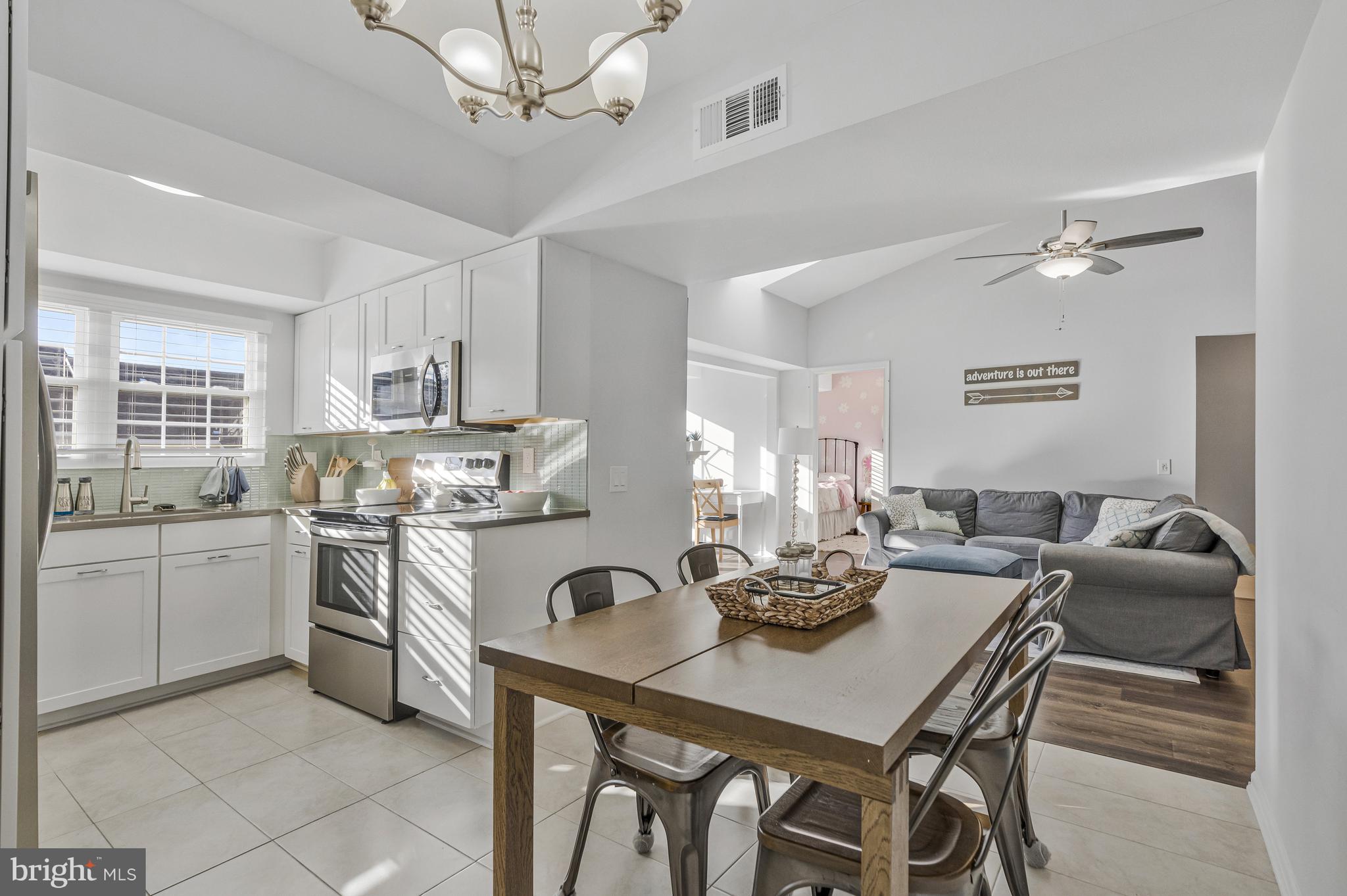 HUNTERS SQUARE - Residential