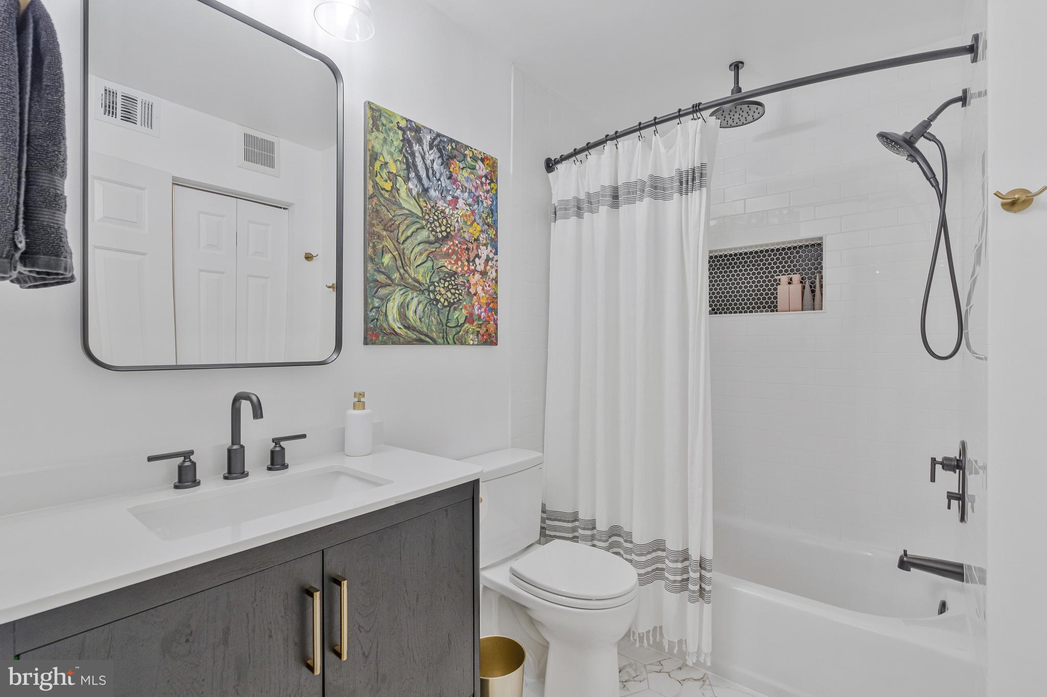 HUNTERS SQUARE - Residential