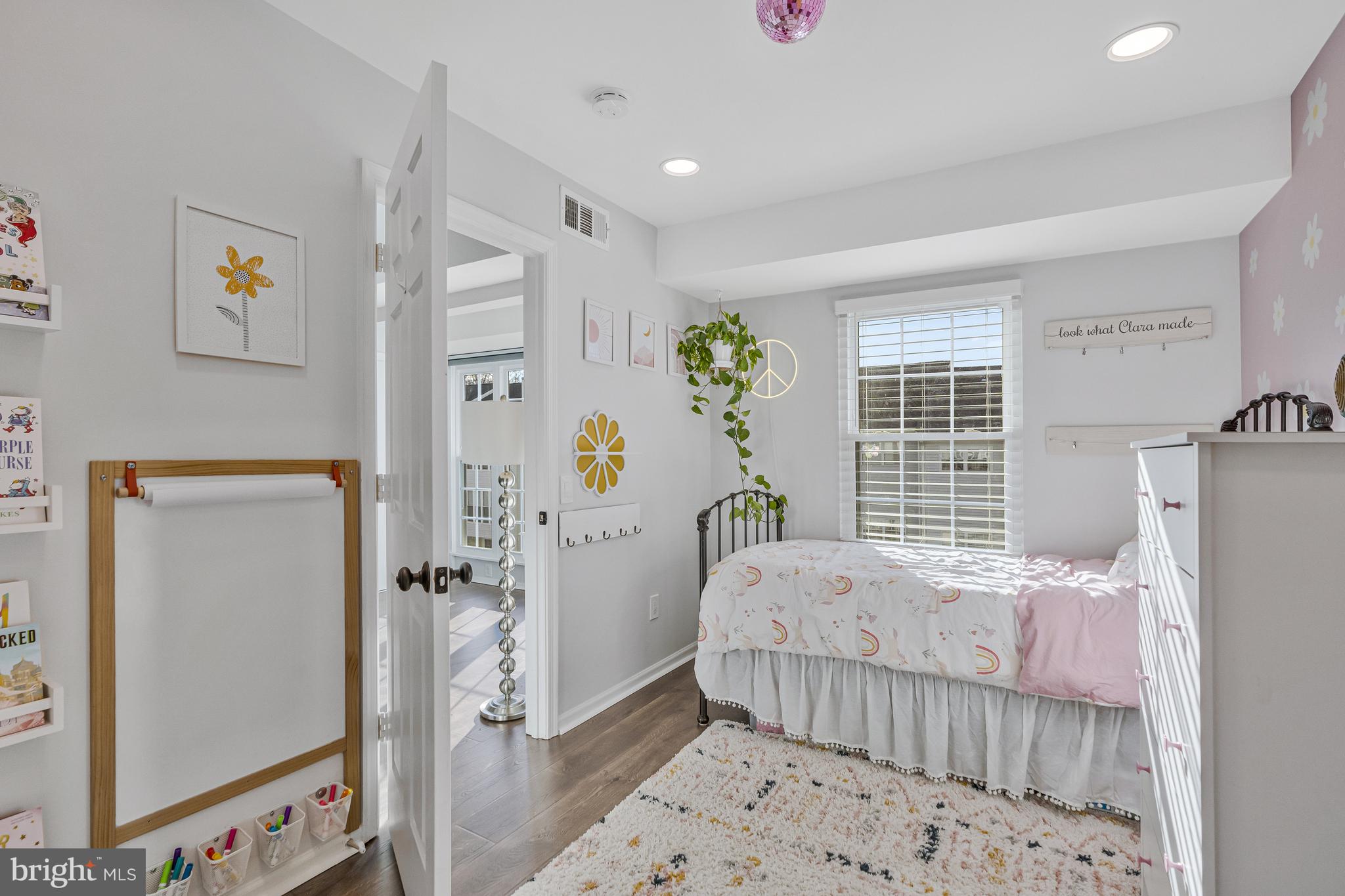 HUNTERS SQUARE - Residential