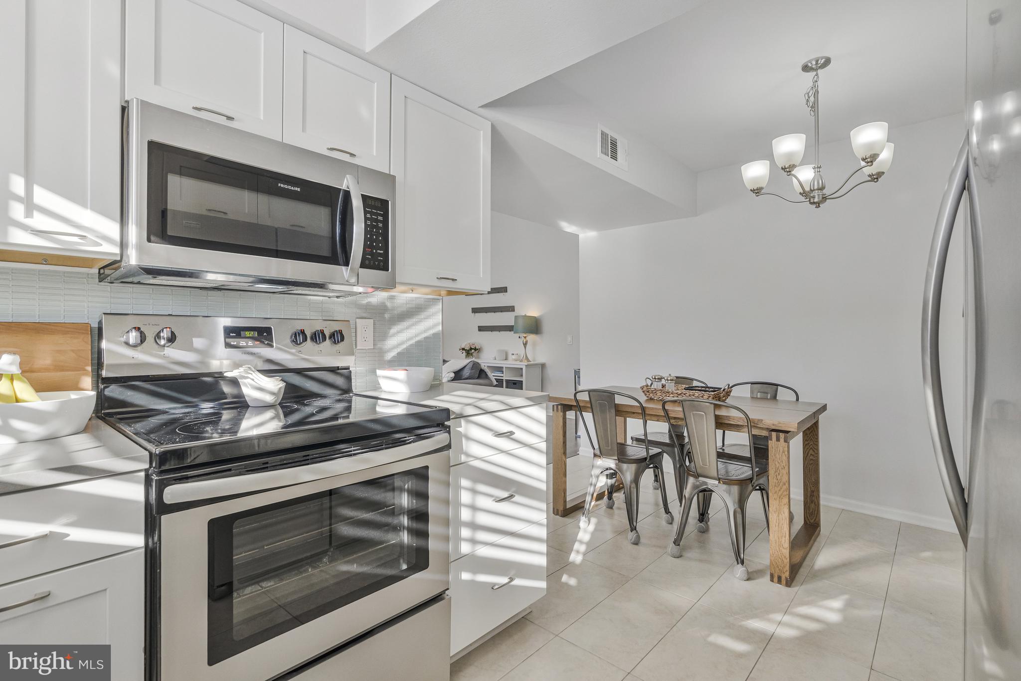 HUNTERS SQUARE - Residential