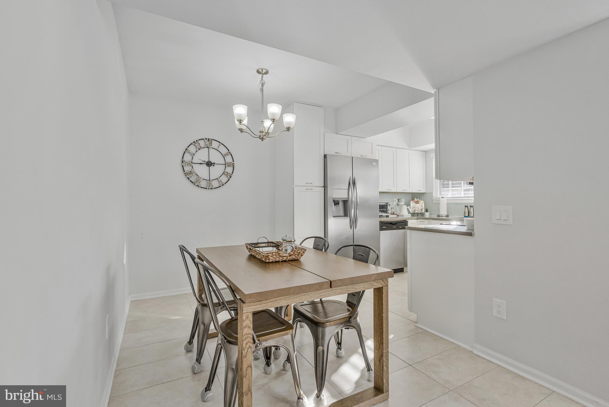 HUNTERS SQUARE - Residential