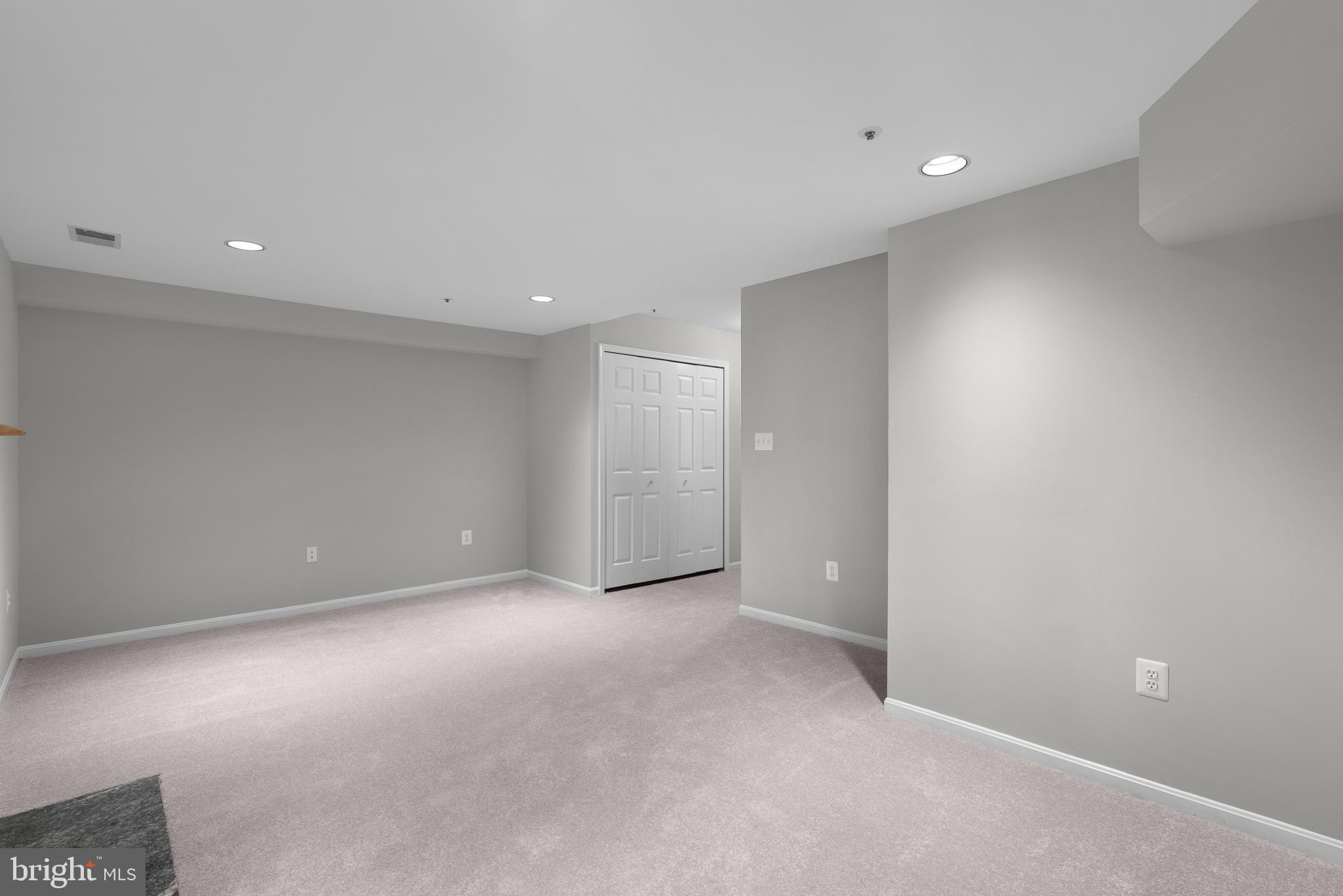 ESSINGTON - Residential