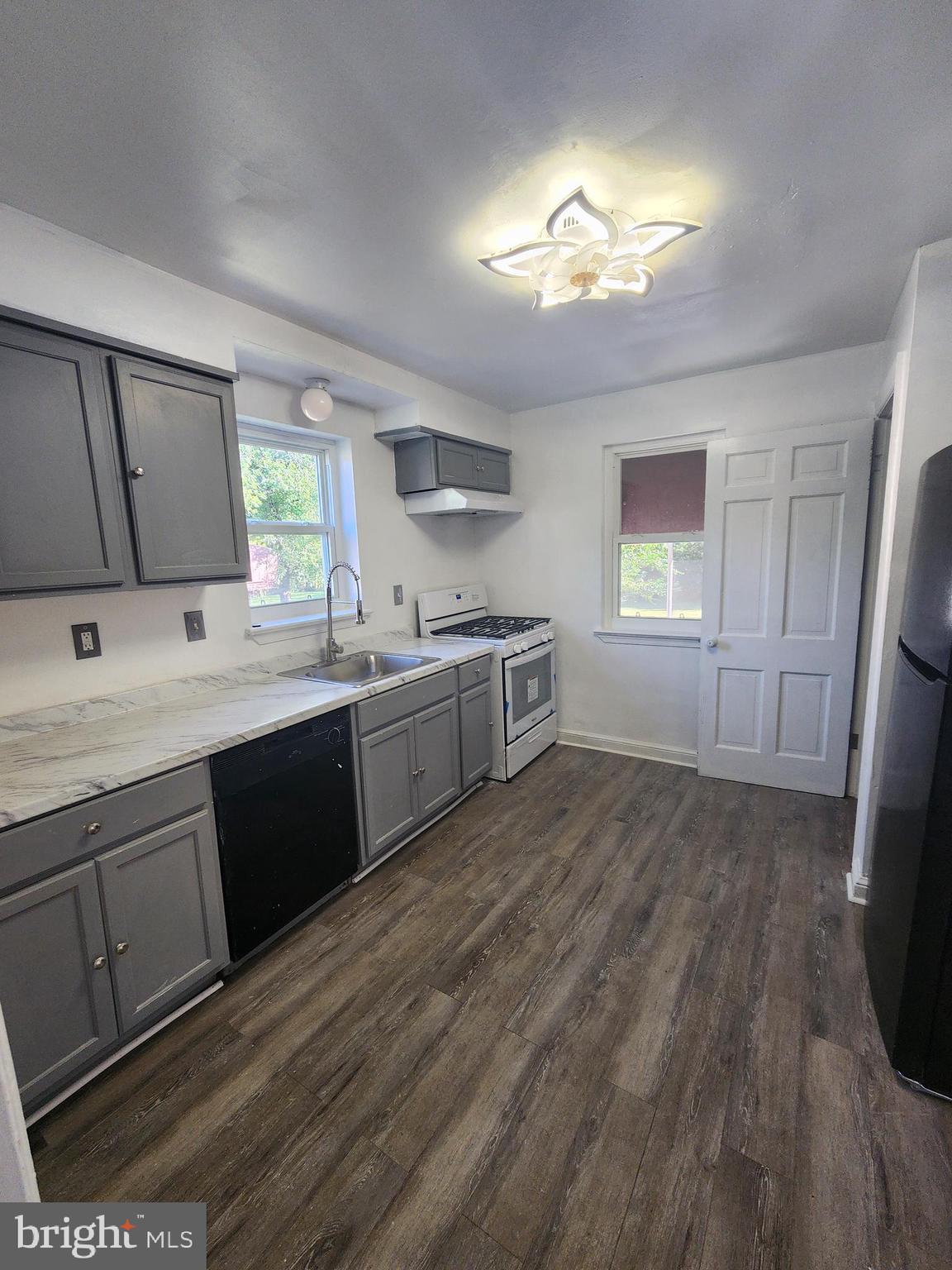 NORTH FORESTVILLE - Residential