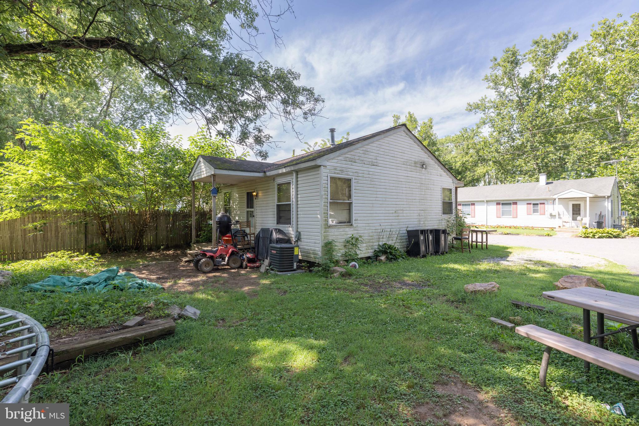 HOLLINGSWORTH MANOR - Residential