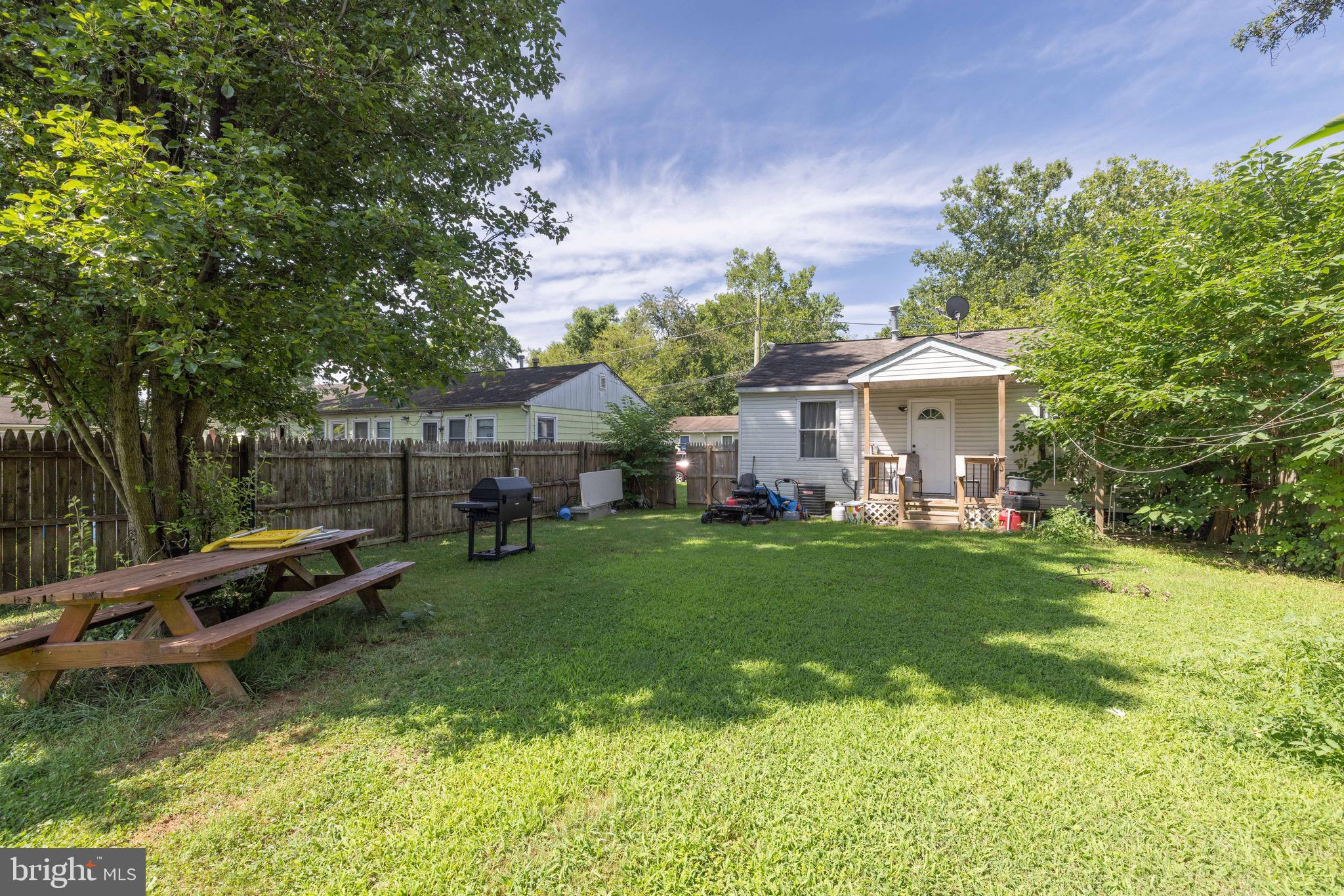 HOLLINGSWORTH MANOR - Residential