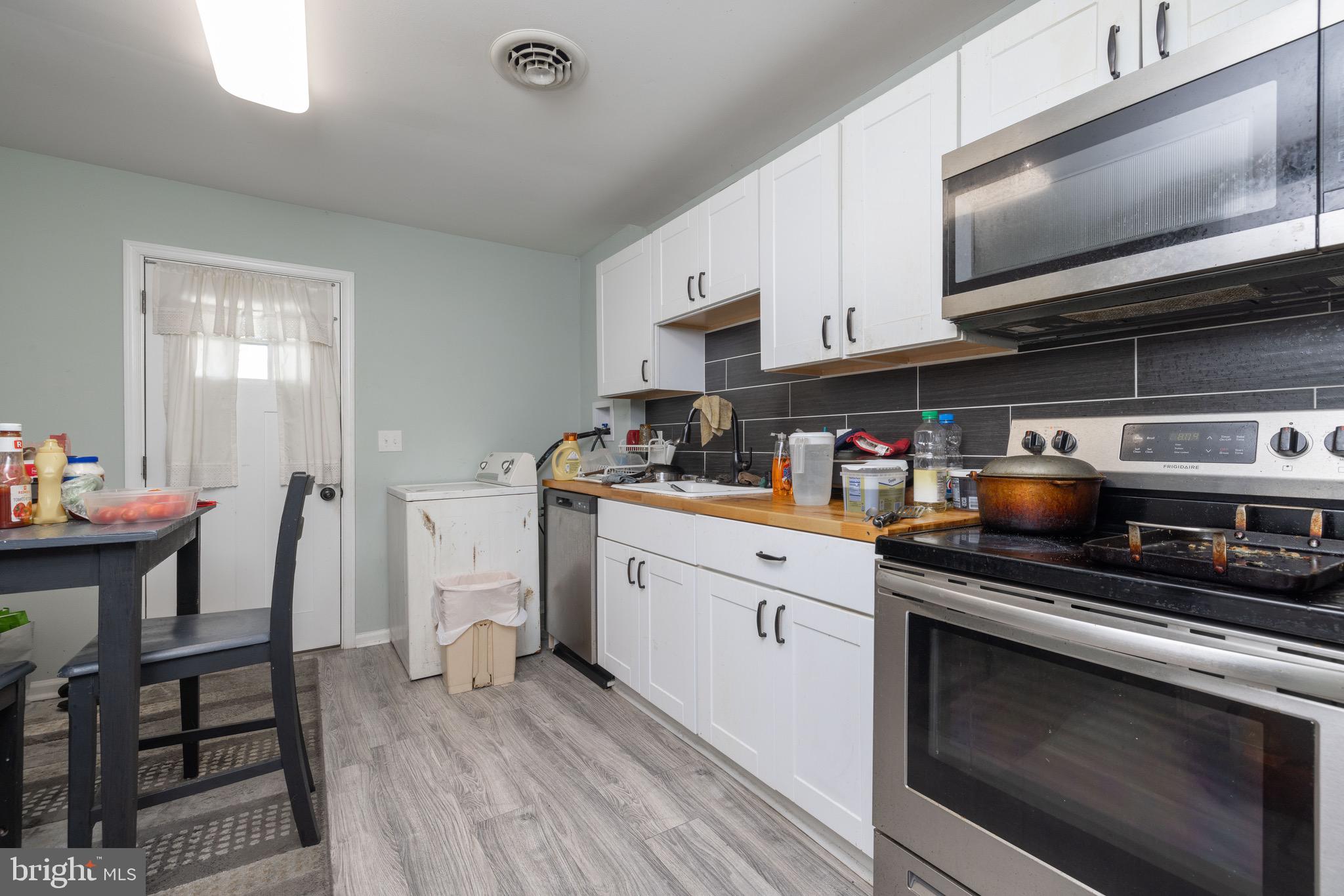 HOLLINGSWORTH MANOR - Residential