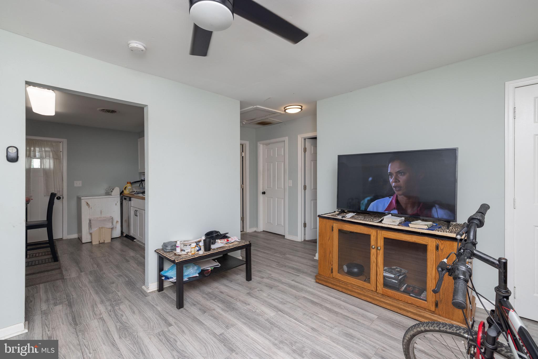 HOLLINGSWORTH MANOR - Residential