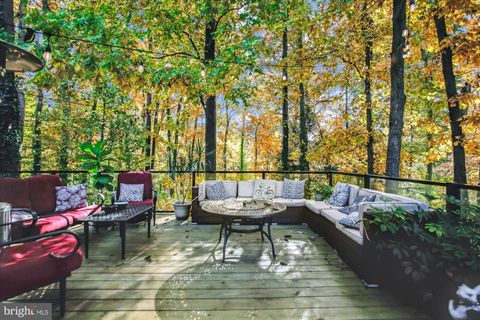 Photo of 4207 Adrienne Drive, ALEXANDRIA, VA 22309 (MLS # VAFX2305628)