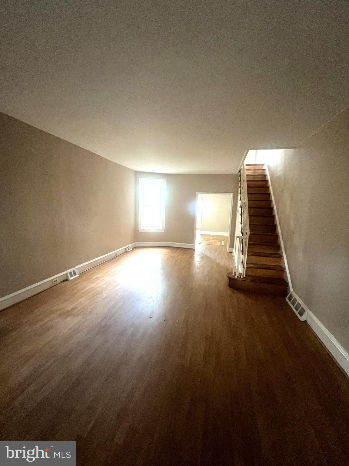 PORT RICHMOND - Residential Lease