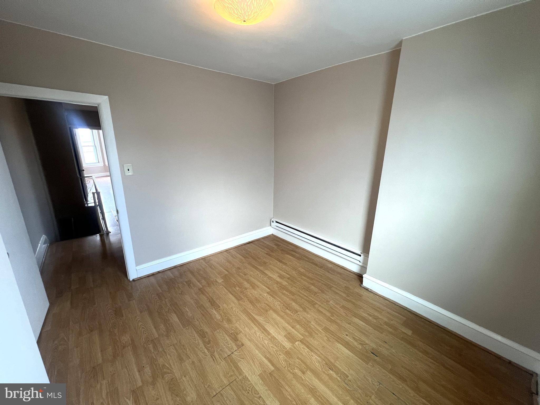 PORT RICHMOND - Residential Lease