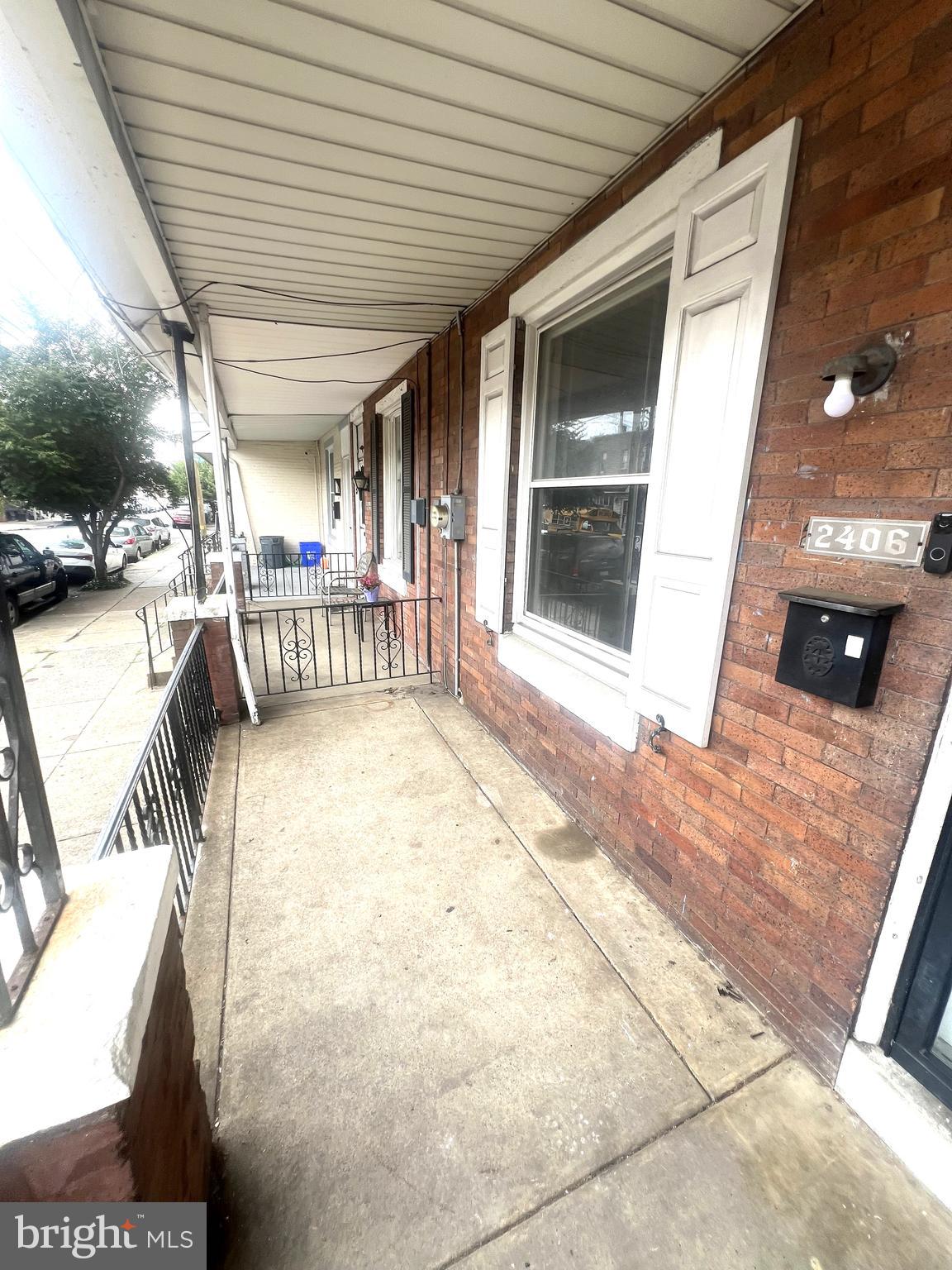 PORT RICHMOND - Residential Lease