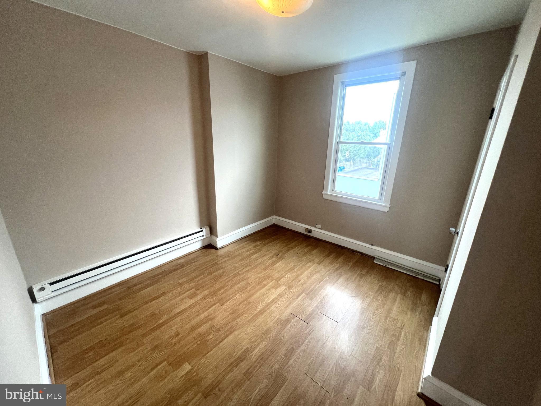 PORT RICHMOND - Residential Lease