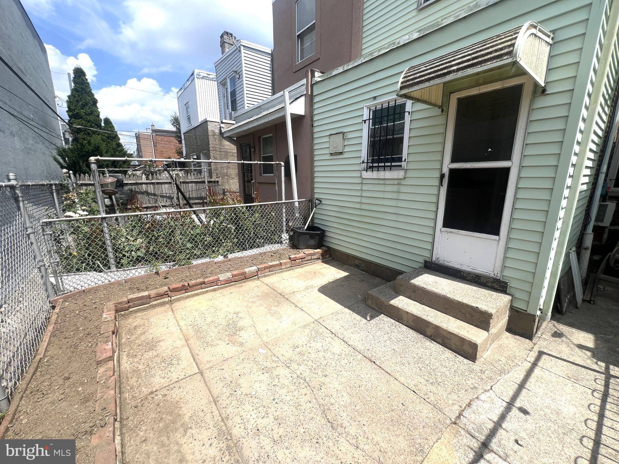 PORT RICHMOND - Residential Lease