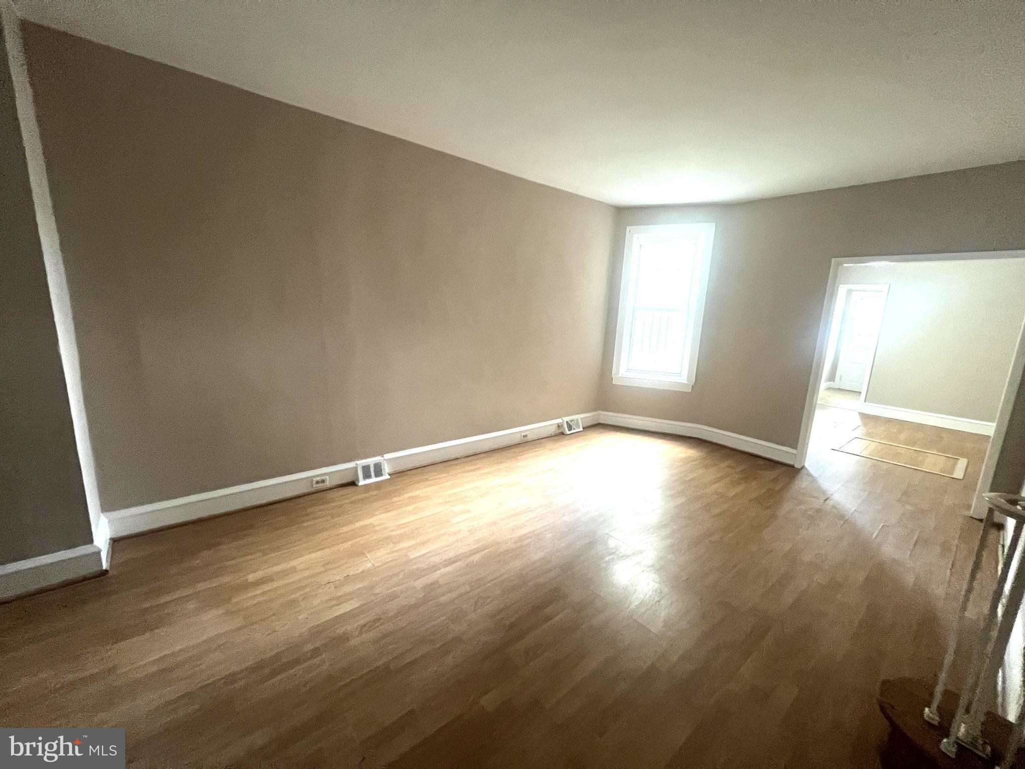 PORT RICHMOND - Residential Lease