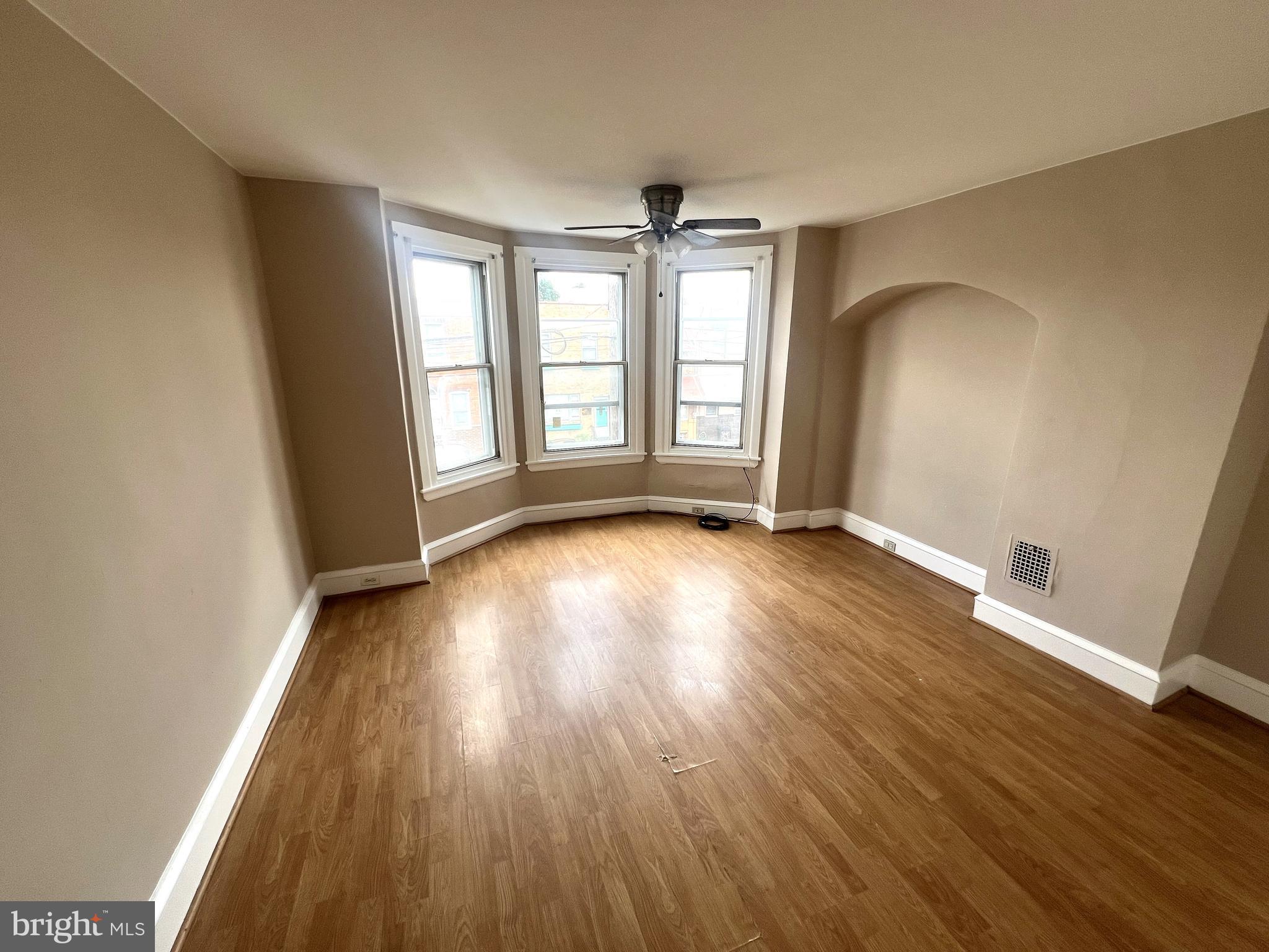 PORT RICHMOND - Residential Lease