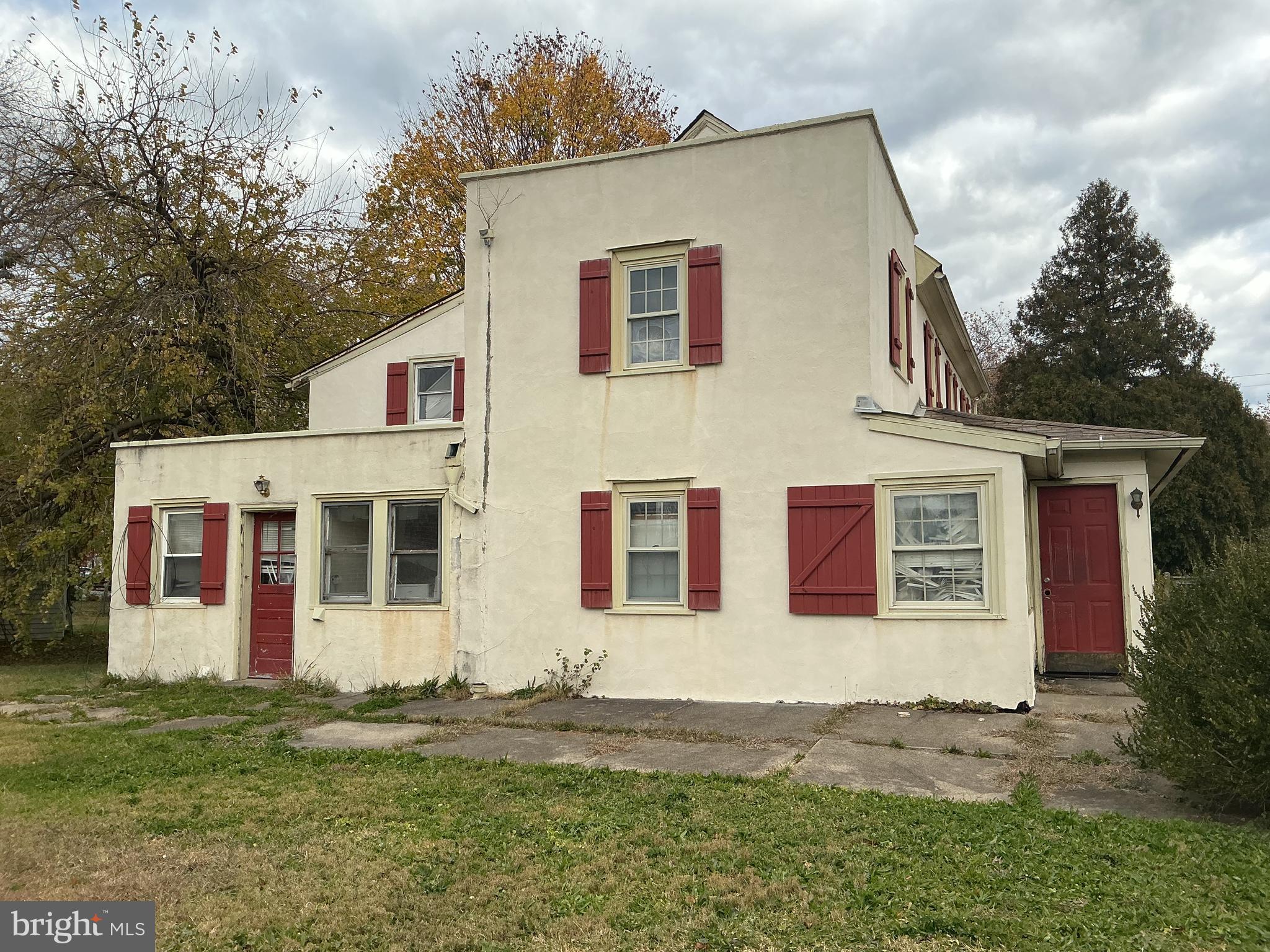 LAWNDALE - Residential