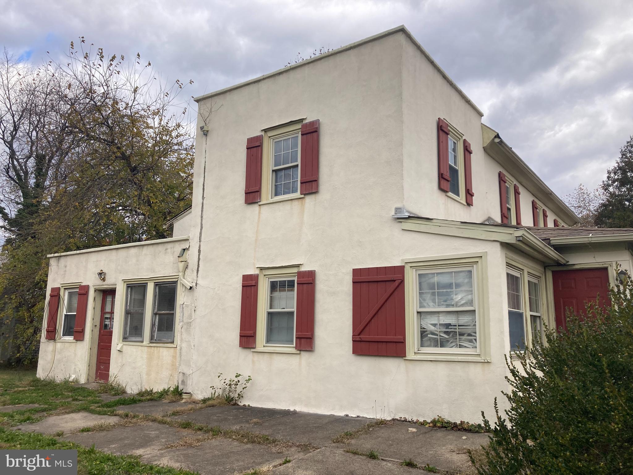 LAWNDALE - Residential