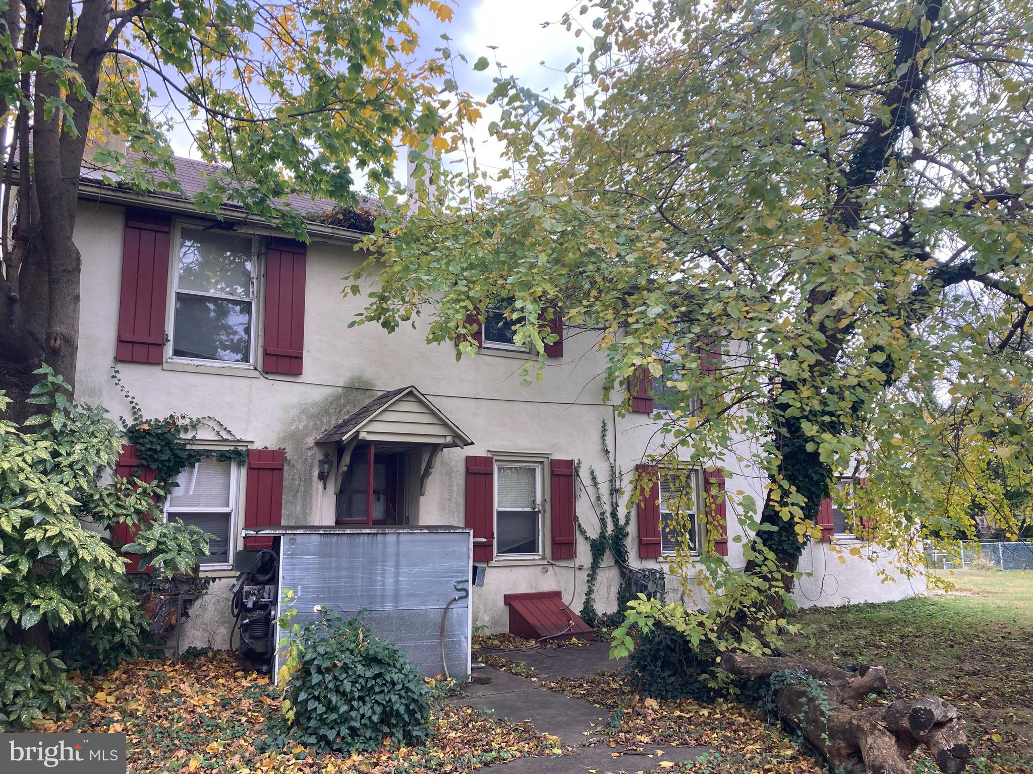 LAWNDALE - Residential