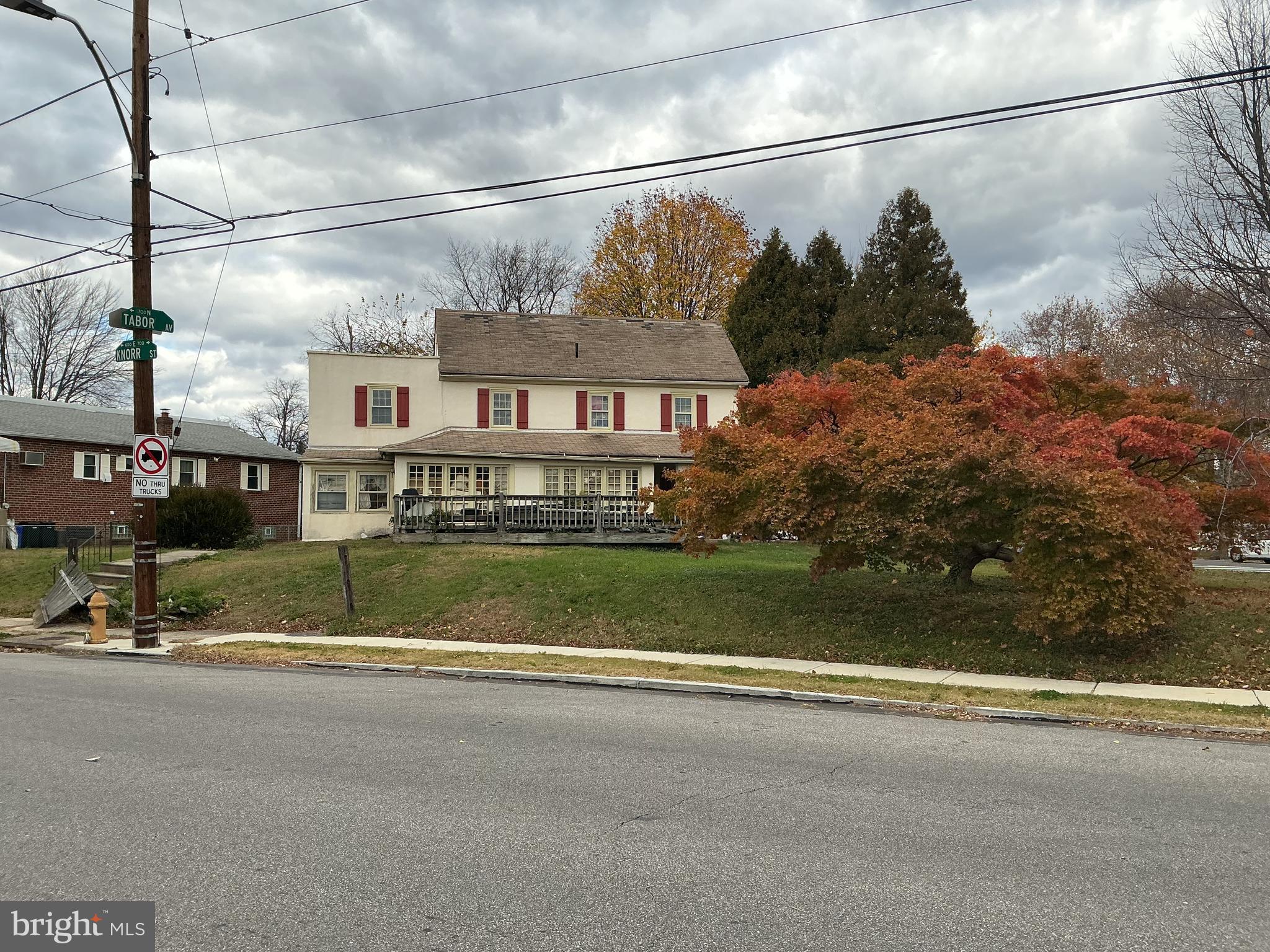 LAWNDALE - Residential