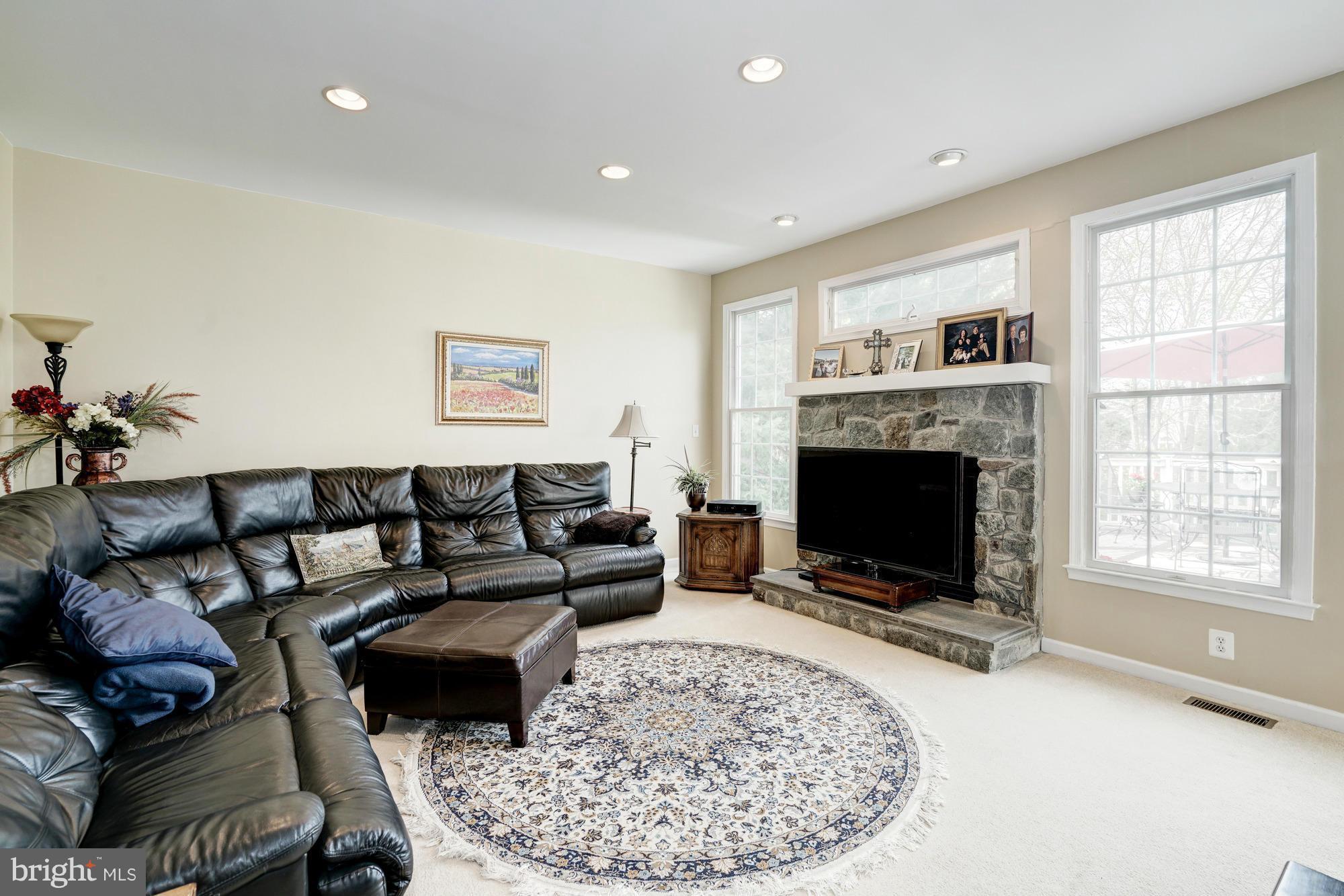 SOUTH RIDING - Residential