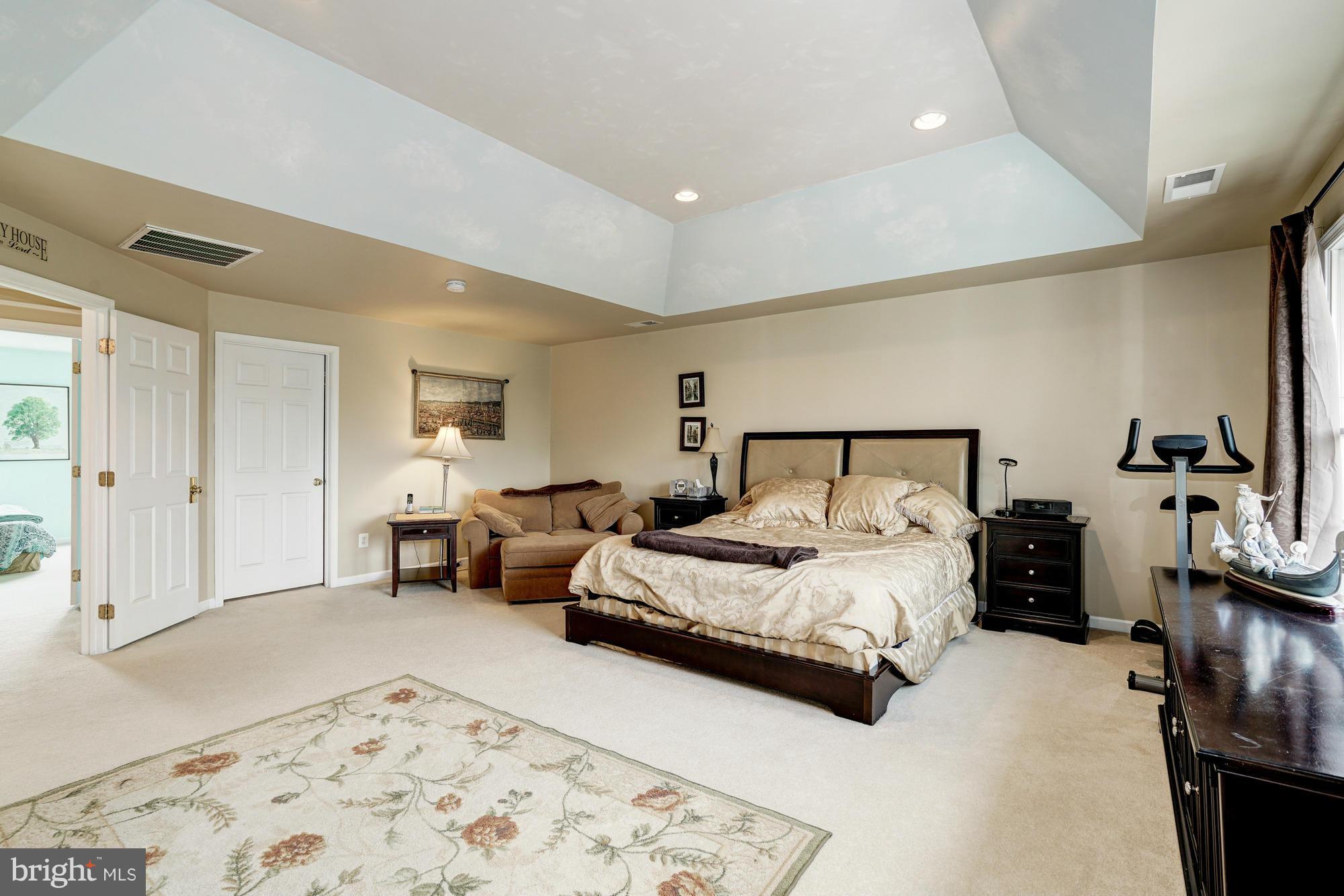 SOUTH RIDING - Residential