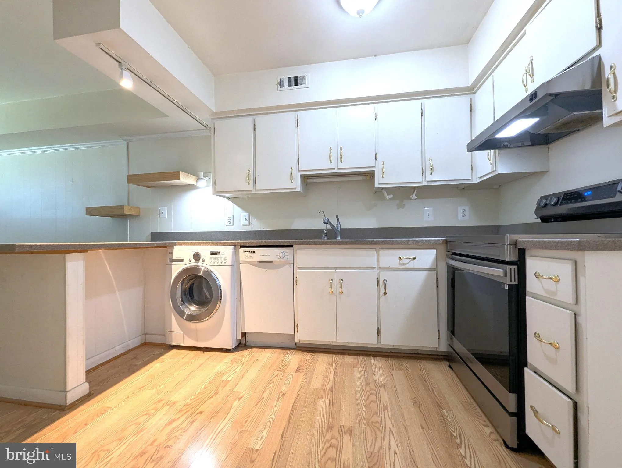 Charlottesville, Virginia 22903, United States, 3 Bedrooms Bedrooms, ,2 BathroomsBathrooms,Residential,Active,149359